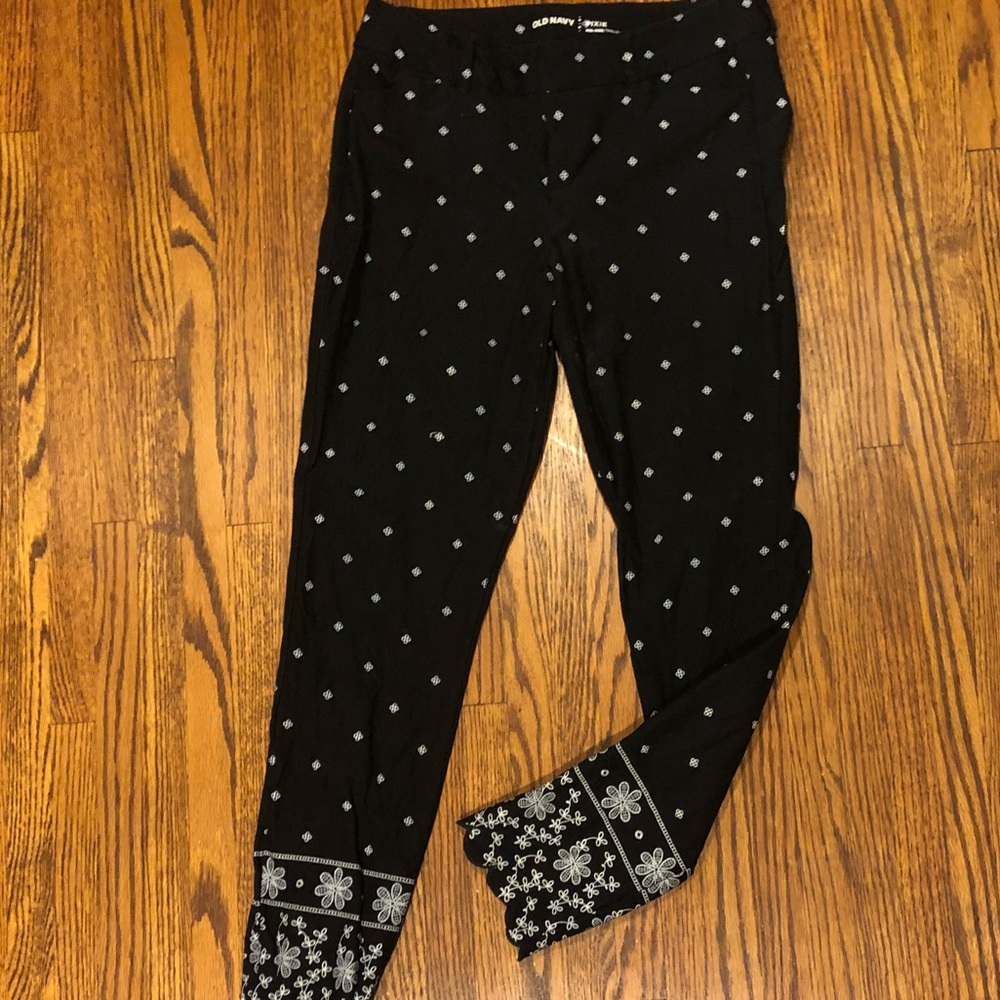 Old Navy Pixie Black Scalloped Pants